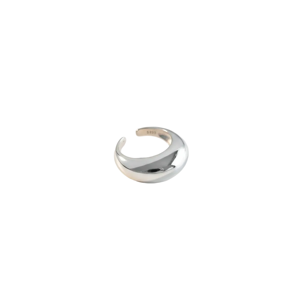 Bague Allure Silver — bombée poli miroir en argent 925 rhodié. 6,5-9mm, 5,3g, ajustable, résistante à l'eau, hypoallergénique. Minimalisme statement.photo prosuit Luxlab Collection