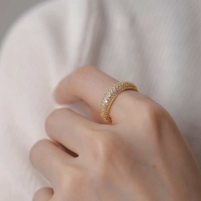 Bague Halo en argent 925 plaqué or 18k pavé de zircons cubiques - éclat doré moderne et chic