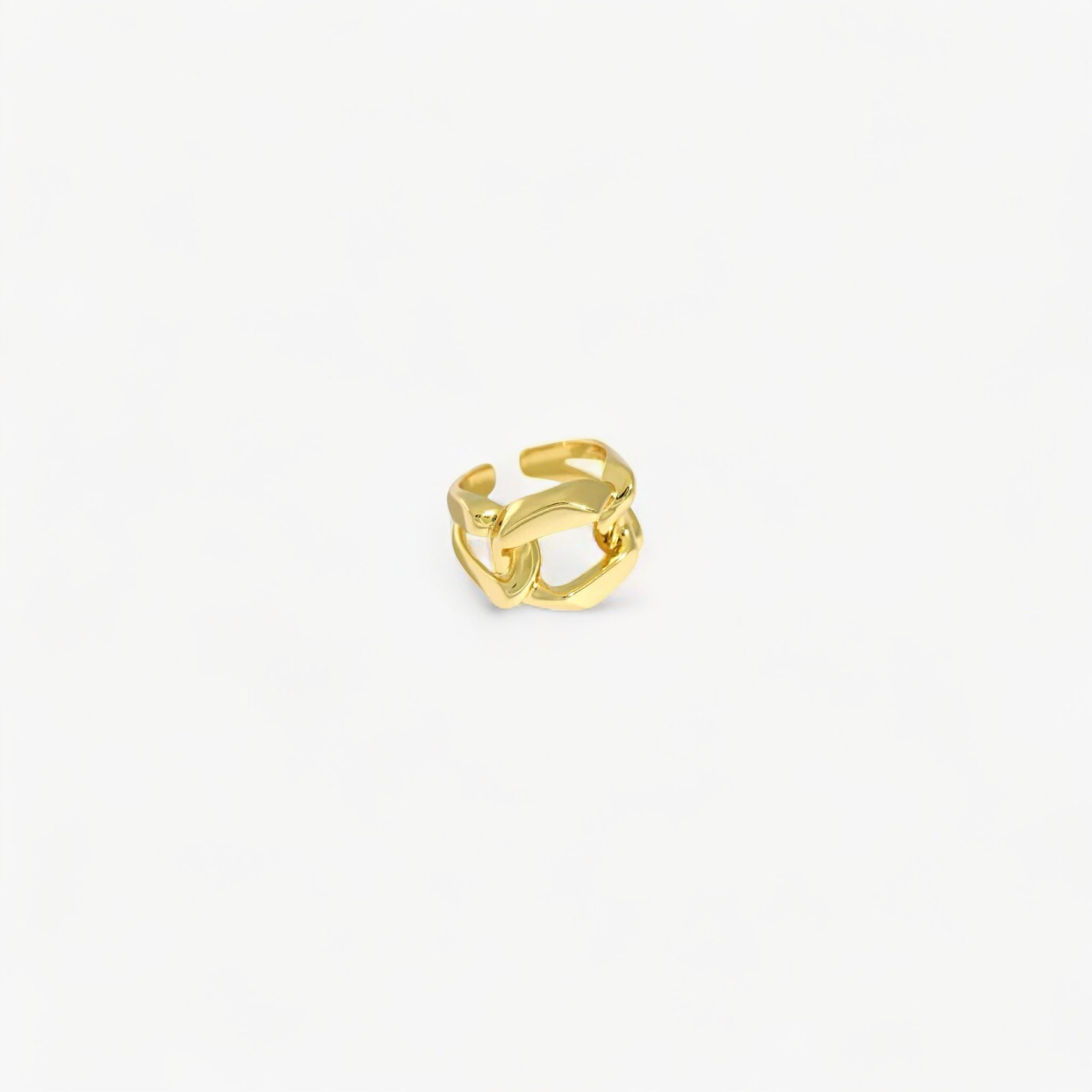 Bague CLAUDY Gold Luxlab Collection en argent plaqué or, design massif à maillons entrelacés.