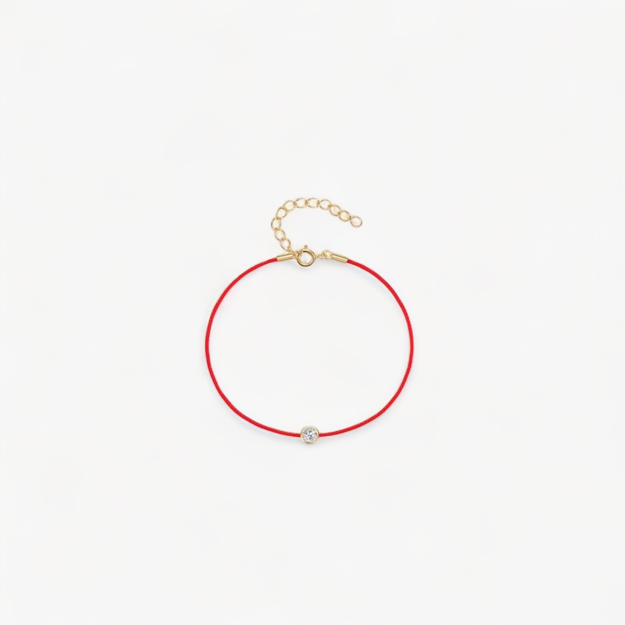 Bracelet TALISMAN Luxlab Collection avec cordon rouge et fermoir argent 925 plaqué or zircone.