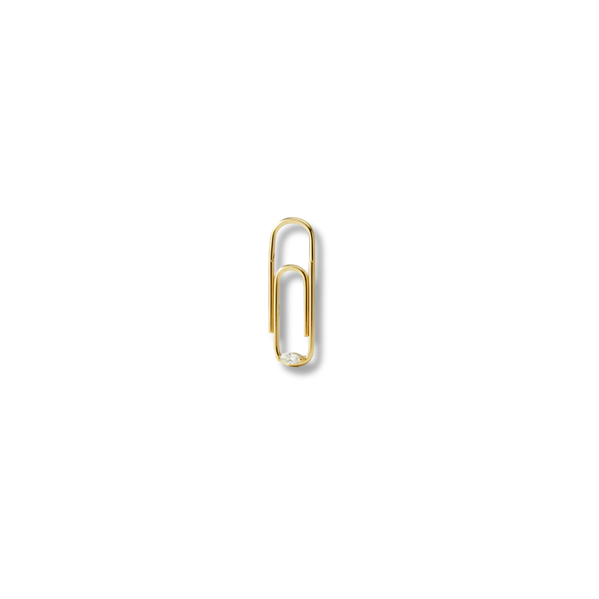 Mono boucle Iconic Clip Gold — design paperclip en argent 925 plaqué or 18k & zircon blanc. Poli miroir, hypoallergénique, résistante à l'eau. Vendue à l'unité.Photo produit Luxlab Collection